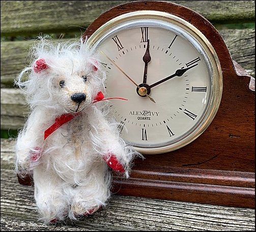 Gabriel with a clock